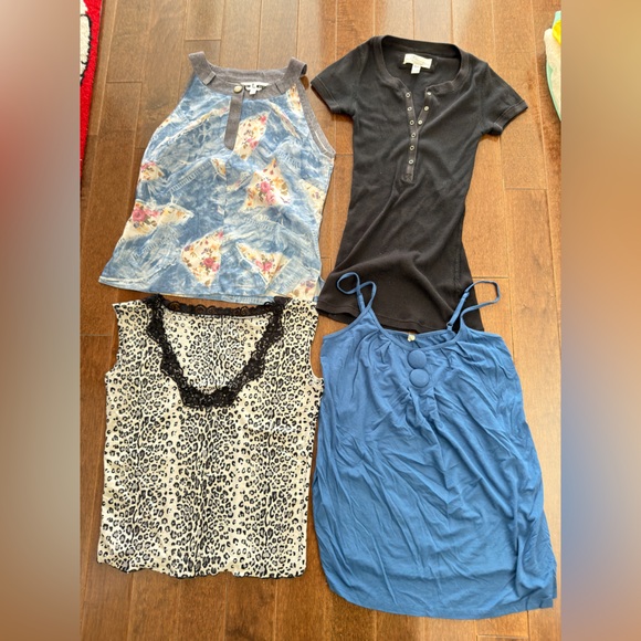 26 Tops Bundle - Picture 13 of 15